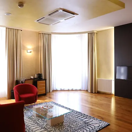 Boutique Dubna Skala 4* ジリナ